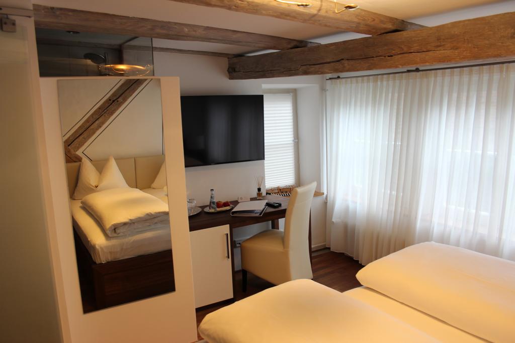 Hotel Schmales Haus Ulm Pokoj fotografie