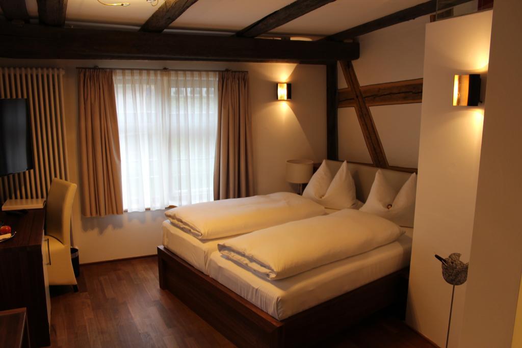 Hotel Schmales Haus Ulm Pokoj fotografie