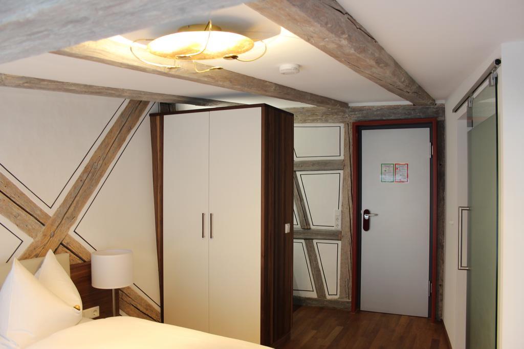 Hotel Schmales Haus Ulm Pokoj fotografie