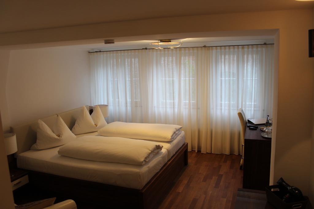 Hotel Schmales Haus Ulm Pokoj fotografie